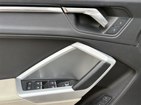 Used 2023 Audi Q3 2.0T Premium w/ Convenience Package image 11