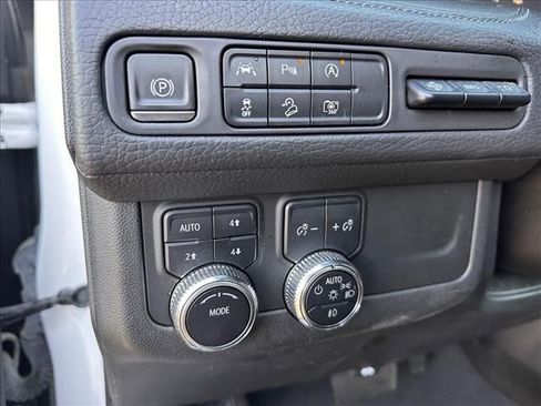 Used 2023 GMC Yukon Denali image 25