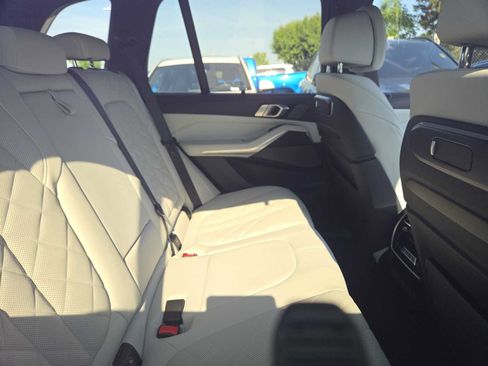 Used 2025 BMW X5 M60i AWD/4WD image 12