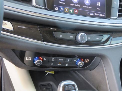 Used 2020 Buick Enclave Essence image 24