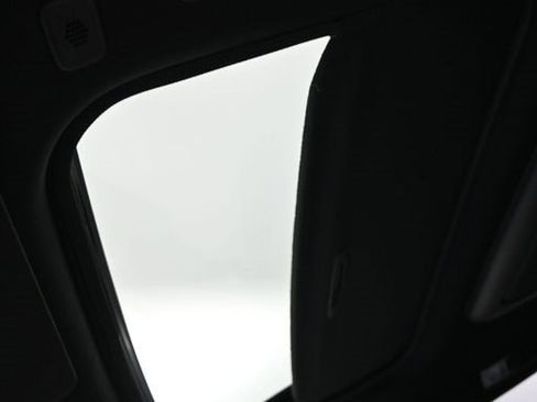 Certified 2025 Toyota Sienna Platinum image 18