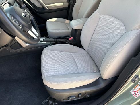 Used 2017 Subaru Forester 2.5i Premium AWD/4WD image 33