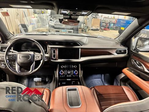 Used 2023 GMC Yukon Denali Ultimate image 9