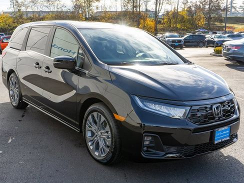 New 2026 Honda Odyssey Touring image 4