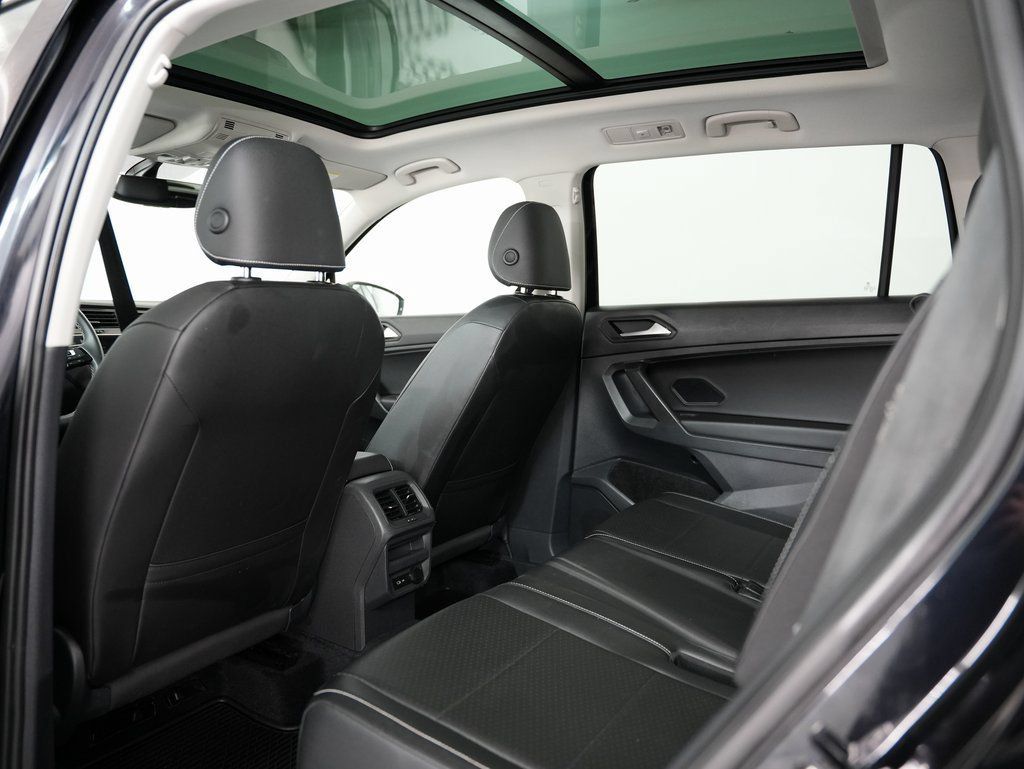 Used 2021 Volkswagen Tiguan SE w/ Panoramic Sunroof Package AWD/4WD image 39