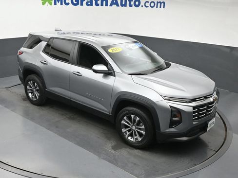 Used 2025 Chevrolet Equinox LT w/ Safety and Technology Package FWD image 3