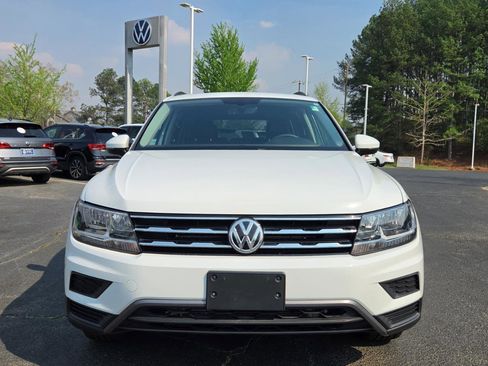 Used 2021 Volkswagen Tiguan SE w/ Panoramic Sunroof Package image 8