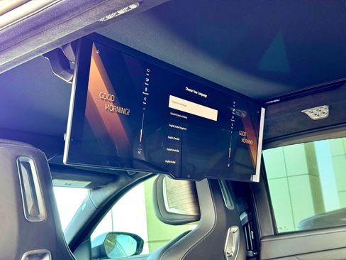 Used 2024 BMW 760i xDrive image 32