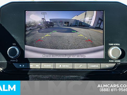 Used 2025 Nissan Pathfinder SV image 34