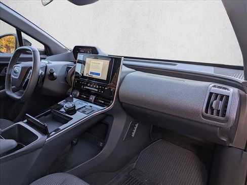 Certified 2025 Subaru Solterra Premium w/ Premium Package image 19