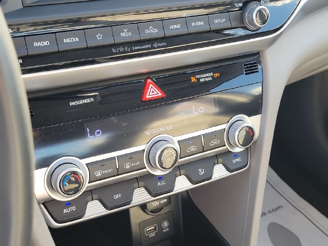 Used 2019 Hyundai Elantra Limited w/ Winter Weather Package FWD image 17
