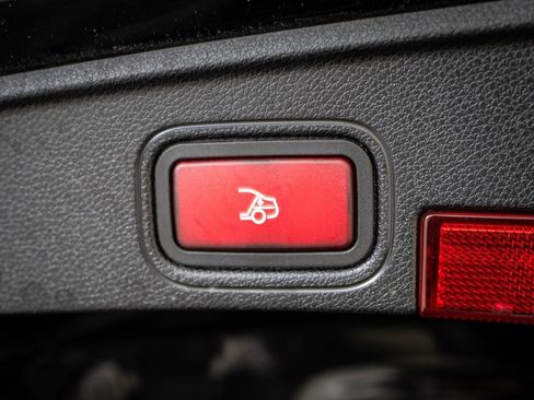 Used 2023 Mercedes-Benz C 300 4MATIC Cabriolet image 21