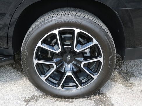 Used 2024 Chevrolet Tahoe RST w/ Luxury Package AWD/4WD image 9