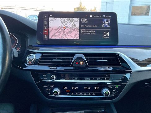 Used 2021 BMW 530i xDrive w/ Convenience Package image 15