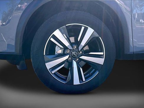 Used 2024 Nissan Rogue SL FWD image 8