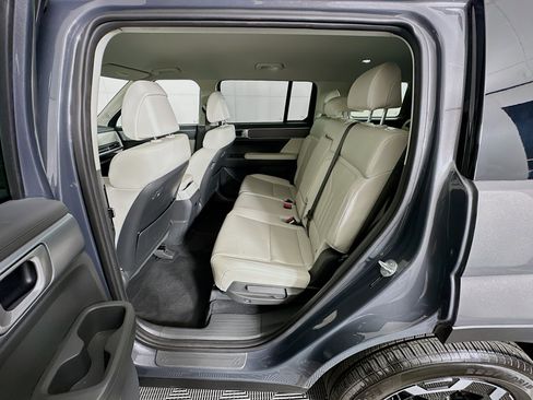 Used 2025 Hyundai Santa Fe SEL FWD image 27