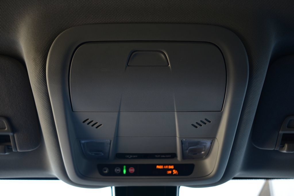Used 2022 Chevrolet Equinox LT FWD image 32