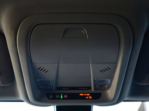 Used 2022 Chevrolet Equinox LT FWD image 32