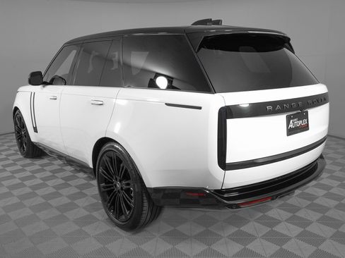Used 2025 Land Rover Range Rover SE image 7