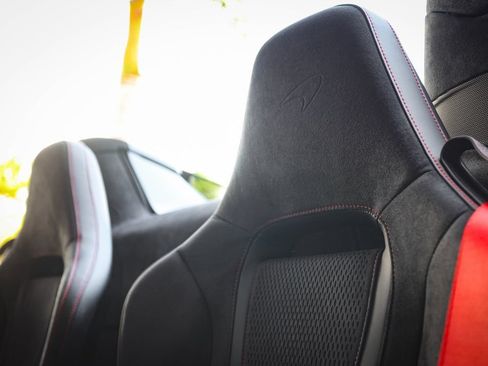 Used 2027 McLaren 750S Spider RWD image 40