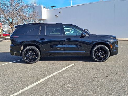 Used 2024 Chevrolet Traverse RS image 10