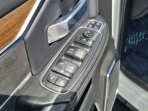 Used 2024 RAM 2500 Laramie w/ Safety Group AWD/4WD image 28