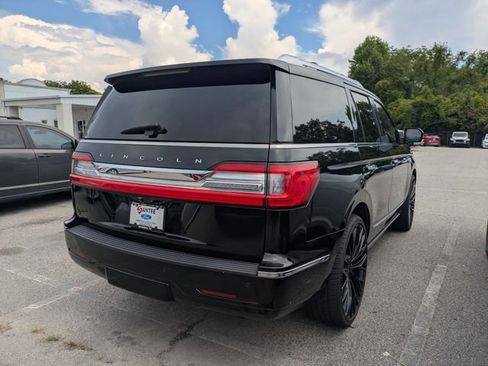 Used 2018 Lincoln Navigator Reserve w/ Technology Package AWD/4WD image 2