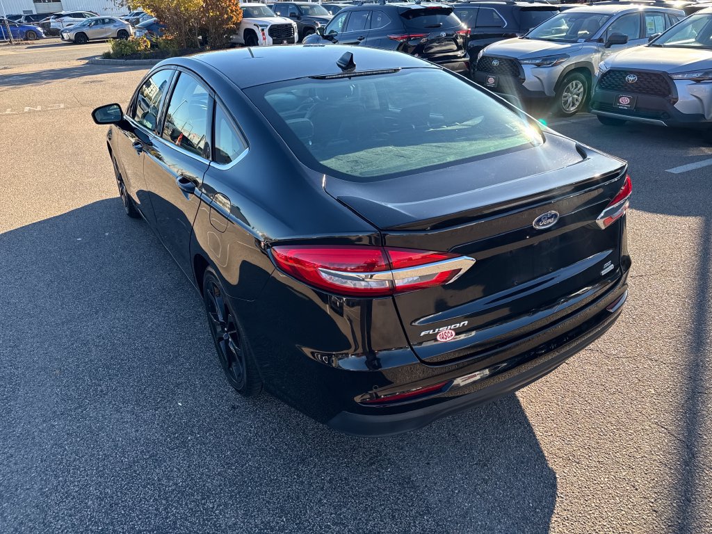 Used 2019 Ford Fusion SE w/ Equipment Group 151A FWD image 5