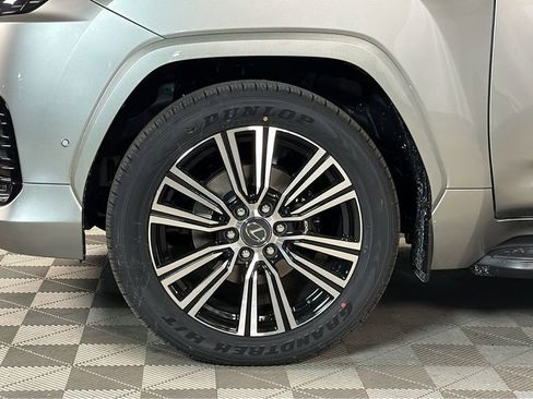 New 2026 Lexus LX 700h Luxury image 4