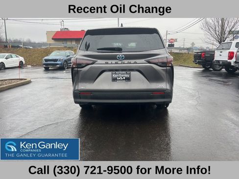 Used 2024 Toyota Sienna XLE image 11
