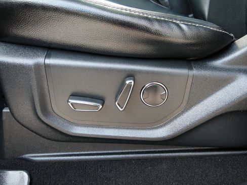 Used 2019 Ford F250 Lariat w/ Lariat Ultimate Package AWD/4WD image 25
