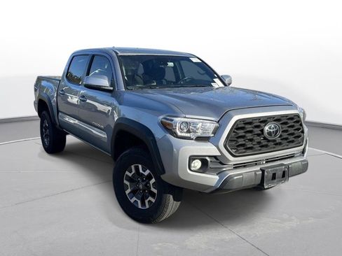 Used 2021 Toyota Tacoma TRD Off-Road w/ Technology Package image 4