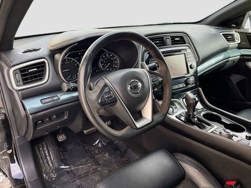 Used 2021 Nissan Maxima SR w/ Sport Mat Group image 9