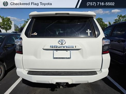 Used 2020 Toyota 4Runner SR5 Premium w/ Moonroof Package AWD/4WD image 5