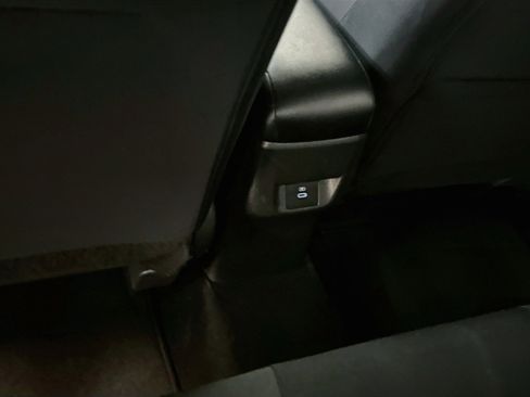 Used 2025 Nissan Versa SV w/ Trunk Package FWD image 27