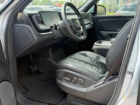 Used 2025 Rivian R1S Adventure AWD/4WD image 13