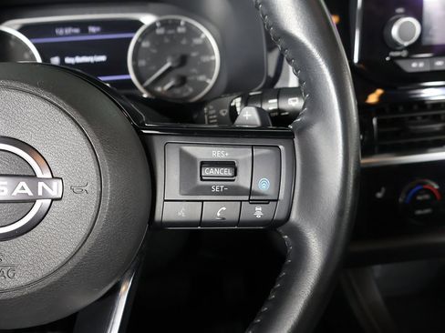 Used 2023 Nissan Pathfinder SV image 39