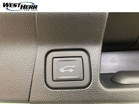 Used 2023 GMC Acadia Denali w/ Denali Technology Package AWD/4WD image 23