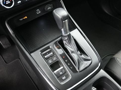 Used 2024 Honda CR-V LX image 15