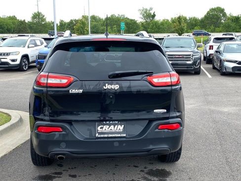 Used 2018 Jeep Cherokee Latitude FWD image 6