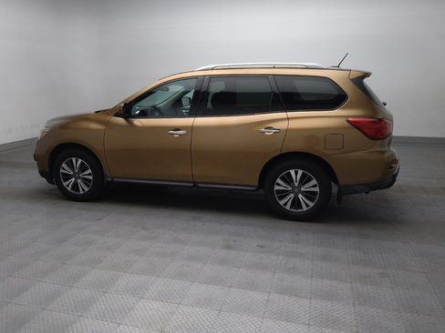 Used 2017 Nissan Pathfinder S FWD image 3