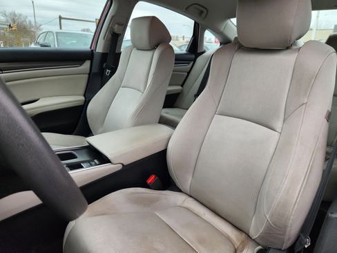 Used 2019 Honda Accord LX image 7