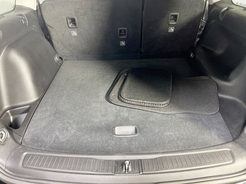 Used 2023 Jeep Grand Cherokee Laredo AWD/4WD image 23