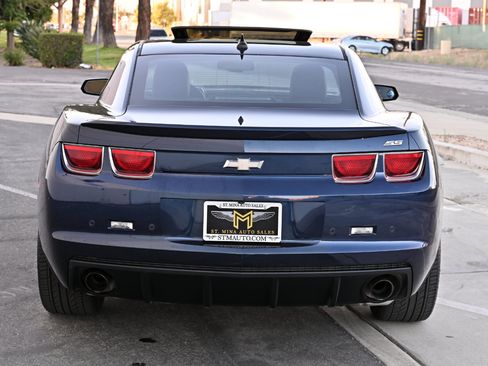 Used 2012 Chevrolet Camaro SS RWD image 5