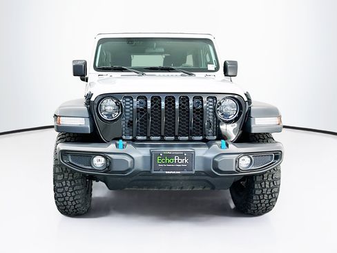 Used 2023 Jeep Wrangler Unlimited w/ Cold Weather Group AWD/4WD image 2