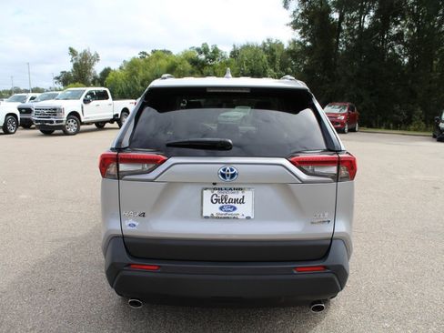 Used 2022 Toyota RAV4 XLE Premium image 8