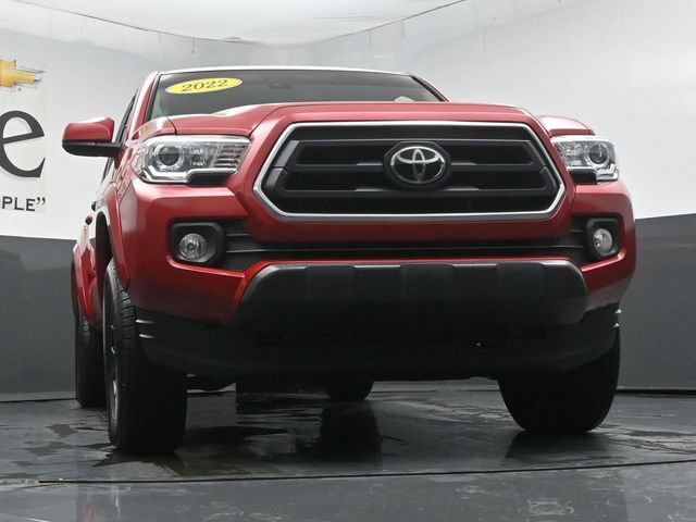 Used 2022 Toyota Tacoma SR5 RWD image 3