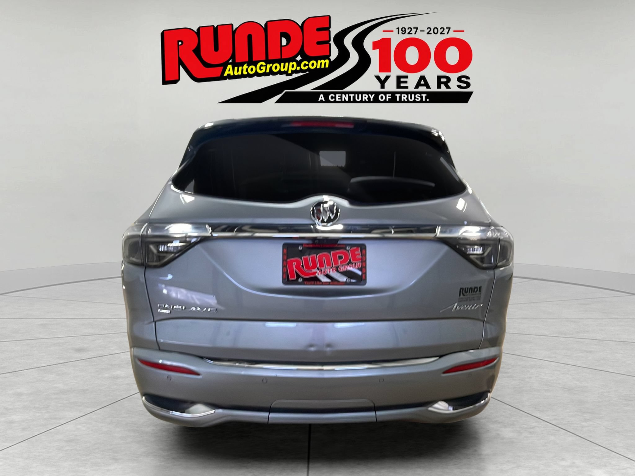 Used 2023 Buick Enclave Avenir w/ Avenir Technology Package AWD/4WD image 4