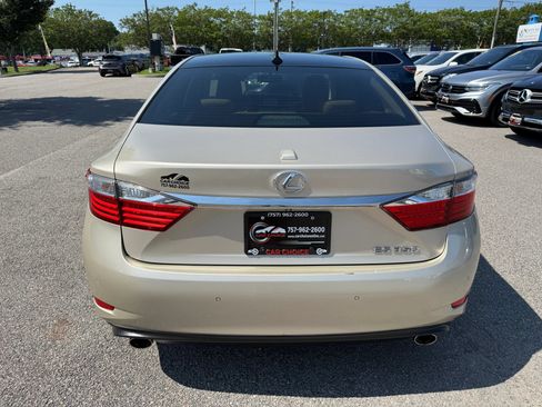 Used 2015 Lexus ES 350 w/ Ultra Luxury Package FWD image 9