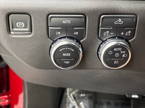 Used 2024 GMC Sierra 1500 Elevation AWD/4WD image 29